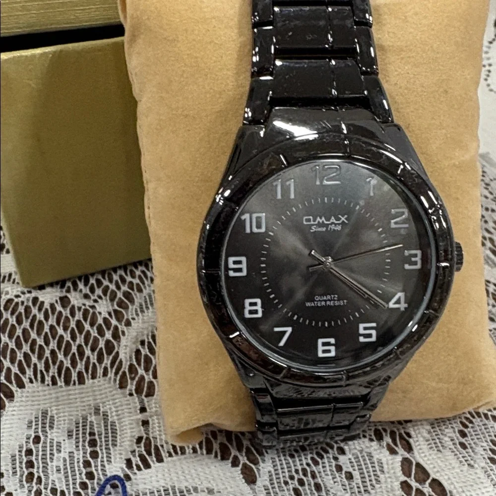 omax stylish black